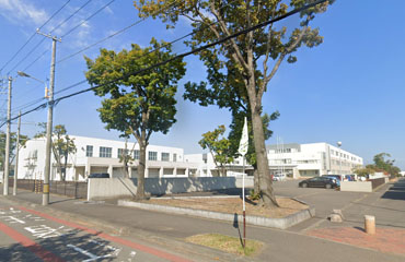 青翔中学校